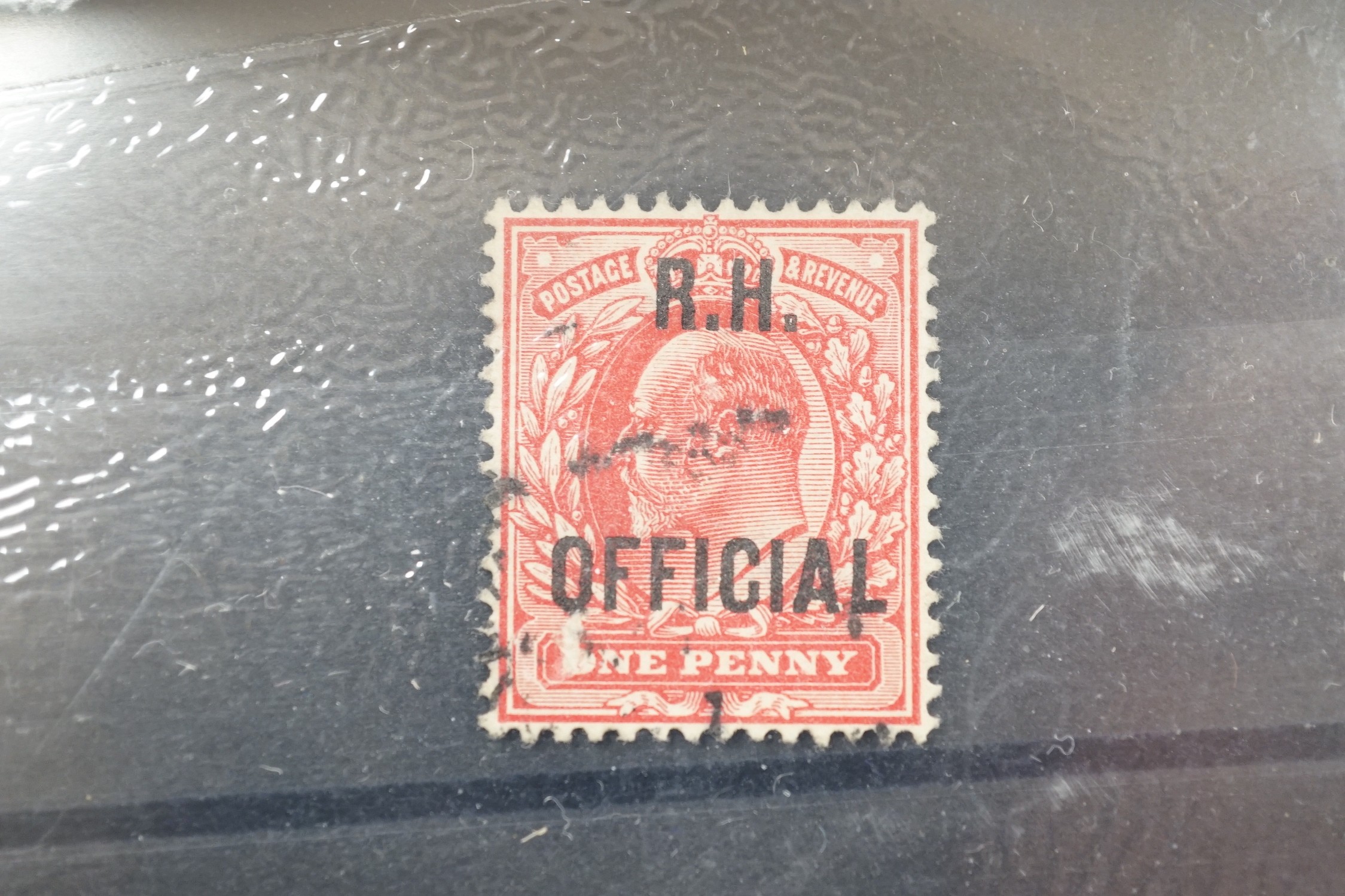 Great Britain Edward VII stamps in auction folders with 9d-10d-one shilling, mint, officials mint and used